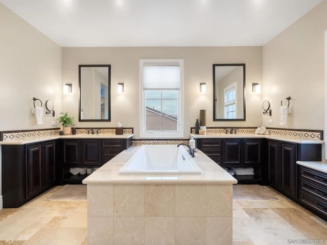 10911 Equestrian Ridge Ct, San Diego, CA 92130