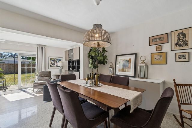 2000 SERPENTINE CIRCLE S, St Petersburg, FL 33712