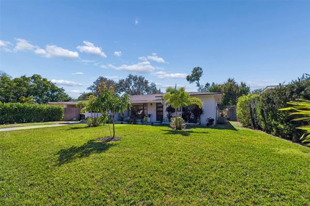 2000 SERPENTINE CIRCLE S, St Petersburg, FL 33712