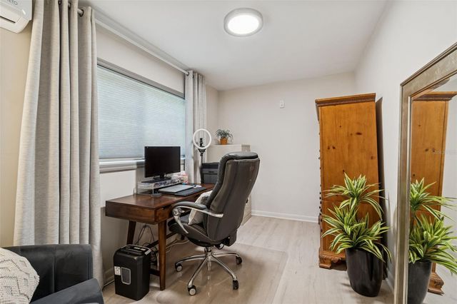 2000 SERPENTINE CIRCLE S, St Petersburg, FL 33712