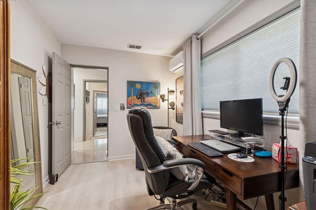 2000 SERPENTINE CIRCLE S, St Petersburg, FL 33712