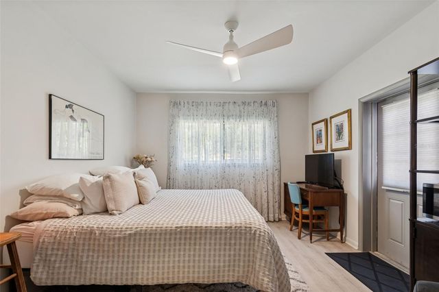 2000 SERPENTINE CIRCLE S, St Petersburg, FL 33712