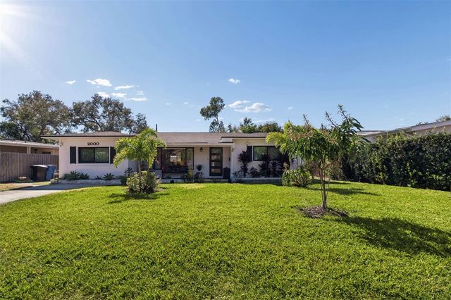 2000 SERPENTINE CIRCLE S, St Petersburg, FL 33712