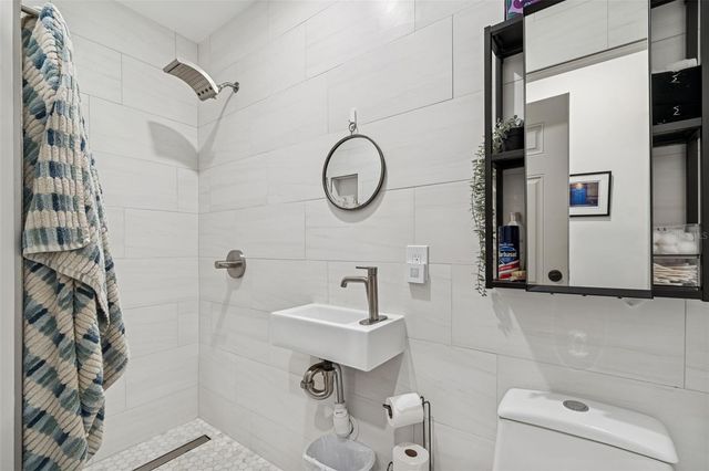 2000 SERPENTINE CIRCLE S, St Petersburg, FL 33712