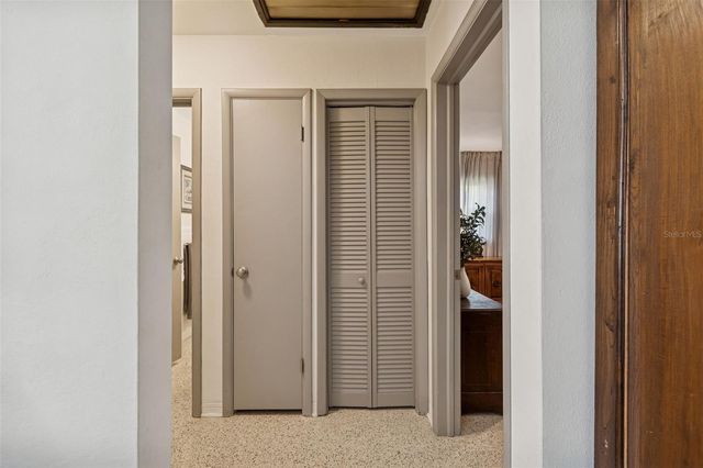 2000 SERPENTINE CIRCLE S, St Petersburg, FL 33712