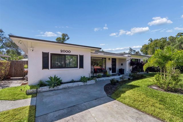 2000 SERPENTINE CIRCLE S, St Petersburg, FL 33712