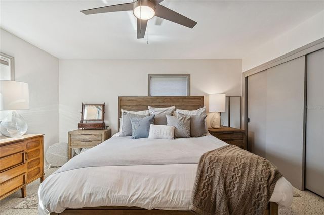 2000 SERPENTINE CIRCLE S, St Petersburg, FL 33712