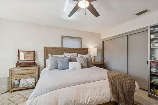 2000 SERPENTINE CIRCLE S, St Petersburg, FL 33712