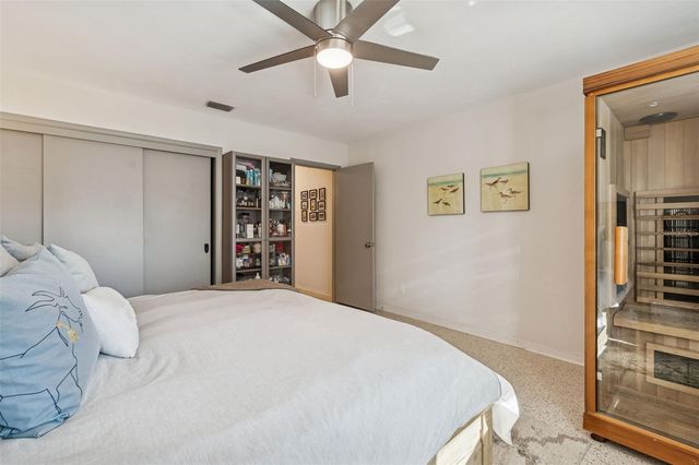 2000 SERPENTINE CIRCLE S, St Petersburg, FL 33712