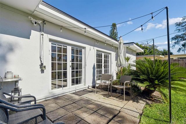 2000 SERPENTINE CIRCLE S, St Petersburg, FL 33712