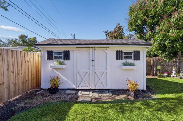 2000 SERPENTINE CIRCLE S, St Petersburg, FL 33712