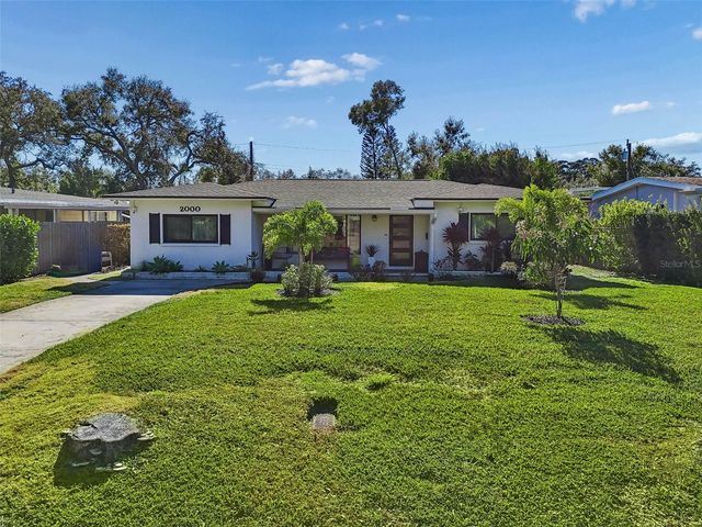 2000 SERPENTINE CIRCLE S, St Petersburg, FL 33712