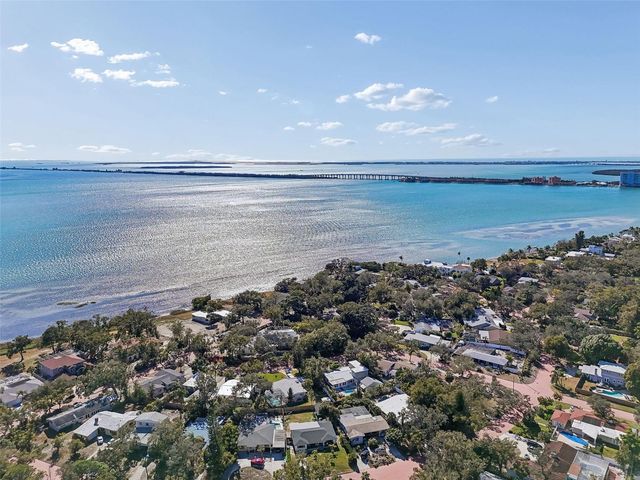 2000 SERPENTINE CIRCLE S, St Petersburg, FL 33712