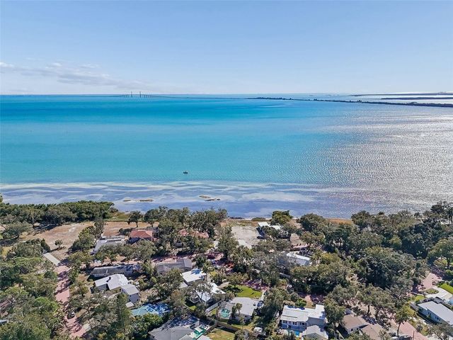 2000 SERPENTINE CIRCLE S, St Petersburg, FL 33712