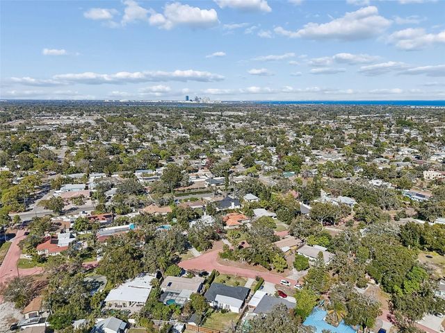 2000 SERPENTINE CIRCLE S, St Petersburg, FL 33712