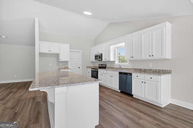 125 Chad Walk 61, Statham, GA 30666