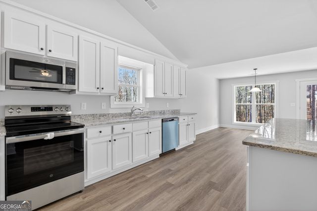 125 Chad Walk 61, Statham, GA 30666