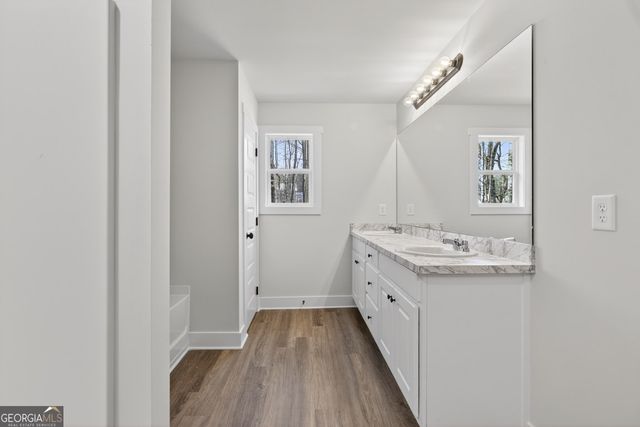 125 Chad Walk 61, Statham, GA 30666