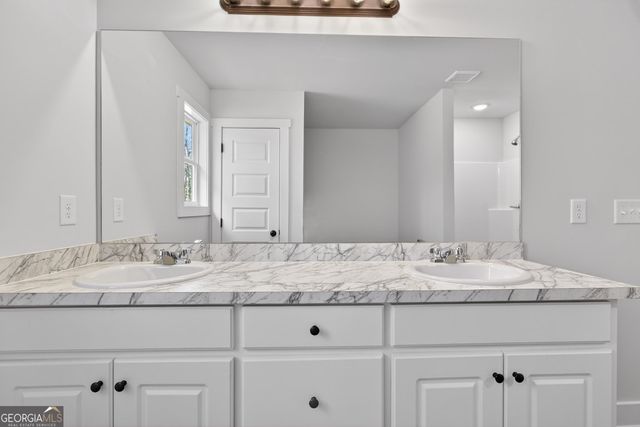 125 Chad Walk 61, Statham, GA 30666