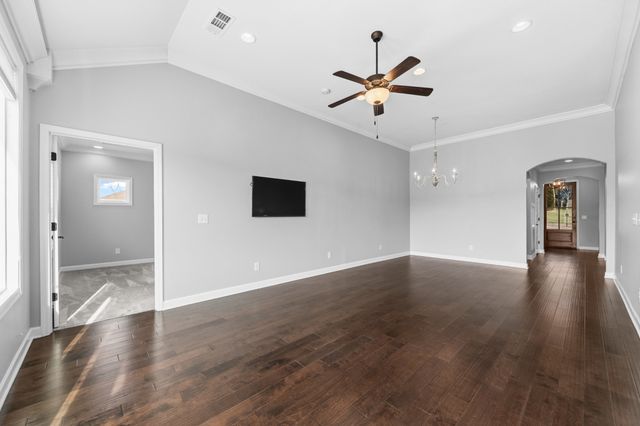 2713 Nottingham Dr, Columbia, TN 38401