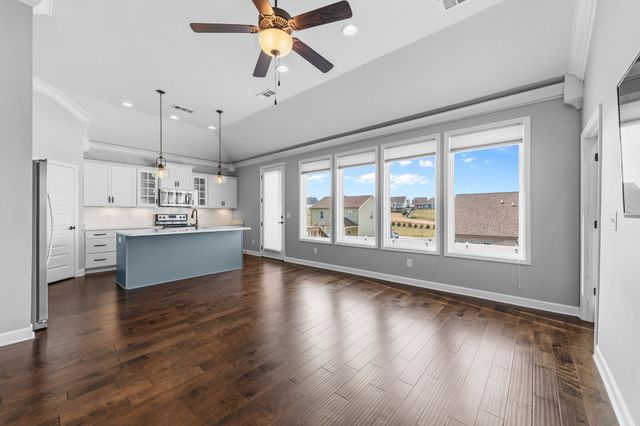 2713 Nottingham Dr, Columbia, TN 38401