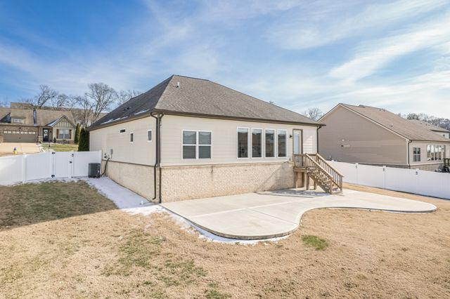 2713 Nottingham Dr, Columbia, TN 38401