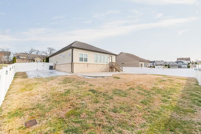 2713 Nottingham Dr, Columbia, TN 38401
