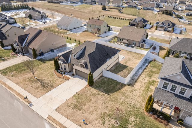 2713 Nottingham Dr, Columbia, TN 38401