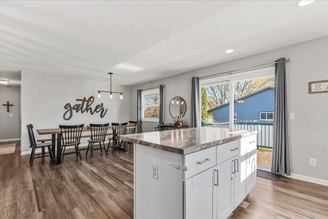 787 Sheridan DRIVE, West Bend, WI 53095