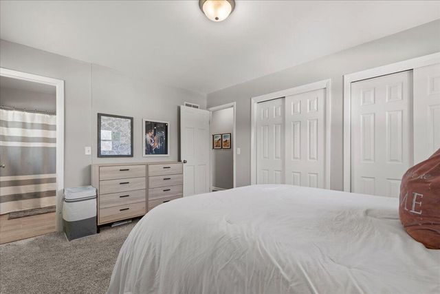 787 Sheridan DRIVE, West Bend, WI 53095