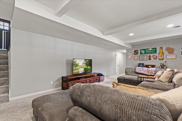 787 Sheridan DRIVE, West Bend, WI 53095