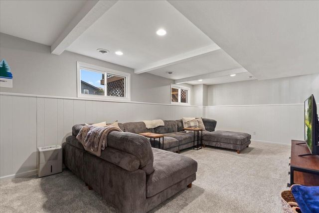 787 Sheridan DRIVE, West Bend, WI 53095