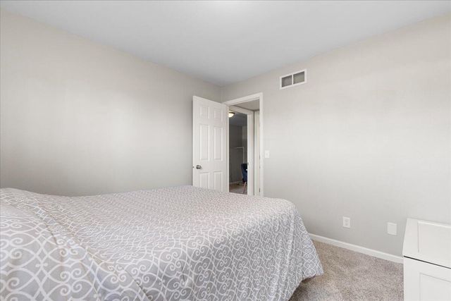 787 Sheridan DRIVE, West Bend, WI 53095