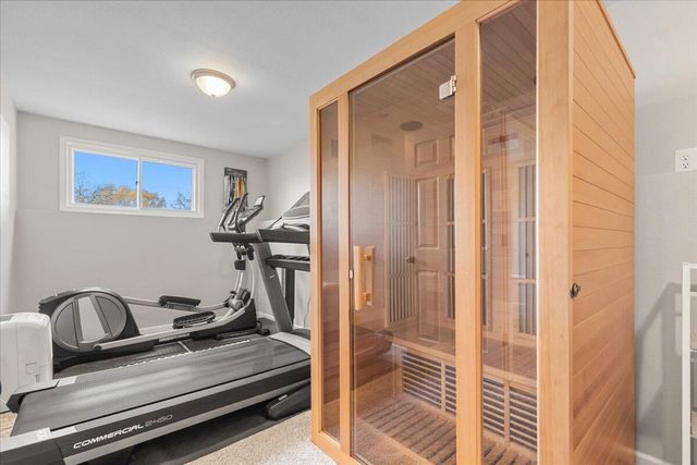 787 Sheridan DRIVE, West Bend, WI 53095