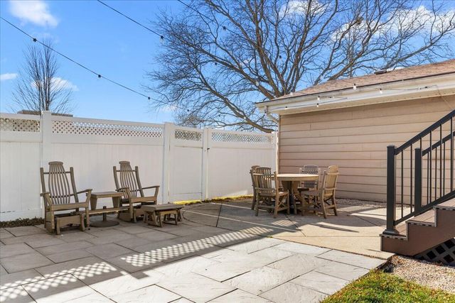 787 Sheridan DRIVE, West Bend, WI 53095