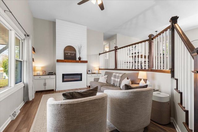 787 Sheridan DRIVE, West Bend, WI 53095