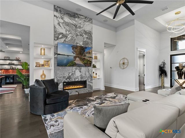 1709 Paradise Parkway, Canyon Lake, TX 78133