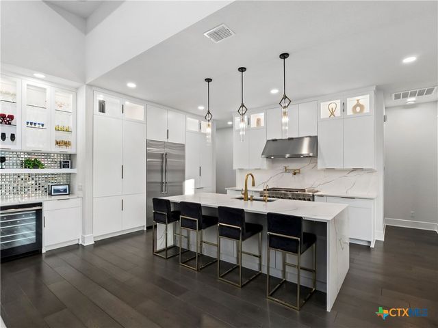 1709 Paradise Parkway, Canyon Lake, TX 78133