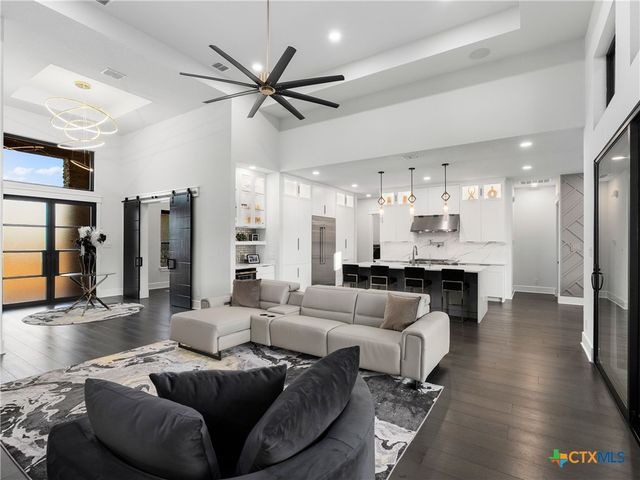 1709 Paradise Parkway, Canyon Lake, TX 78133