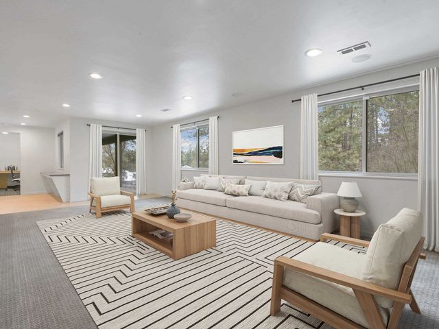 8427 N Susan Ct, Spokane, WA 99208