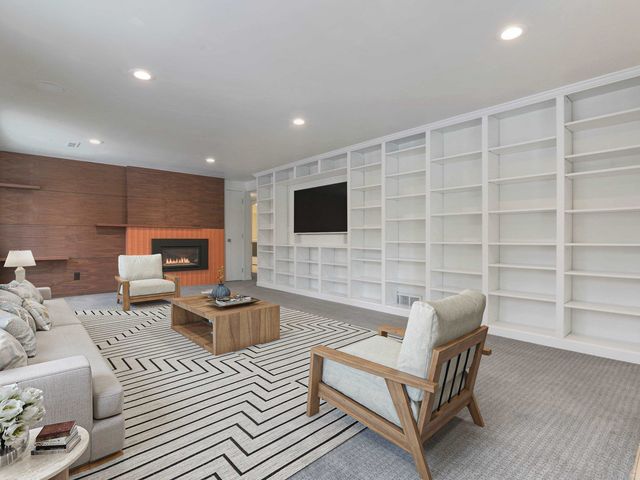 8427 N Susan Ct, Spokane, WA 99208