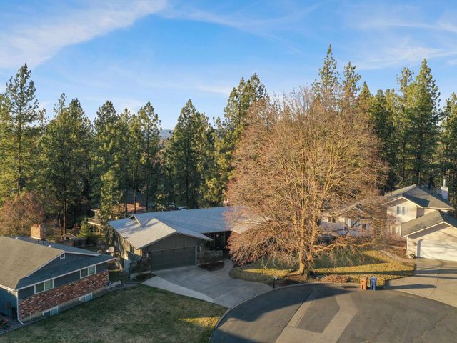 8427 N Susan Ct, Spokane, WA 99208