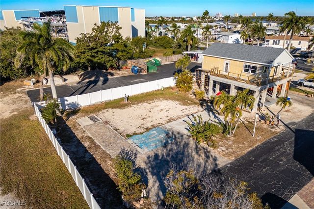 140 Garcia WAY, Fort Myers Beach, FL 33931