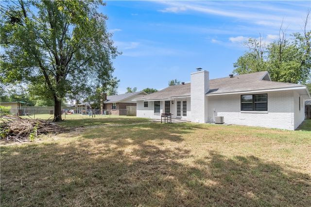 1101 Karena Street, Springdale, AR 72762