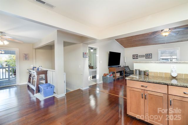 7088 Wateredge Drive, Sherrills Ford, NC 28673