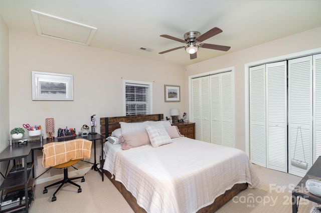 7088 Wateredge Drive, Sherrills Ford, NC 28673