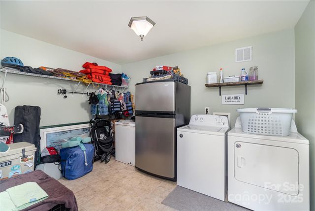 7088 Wateredge Drive, Sherrills Ford, NC 28673