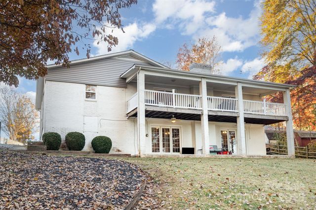 7088 Wateredge Drive, Sherrills Ford, NC 28673