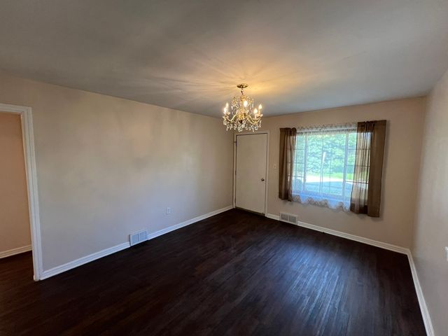 936 Russell Place, Mundelein, IL 60060