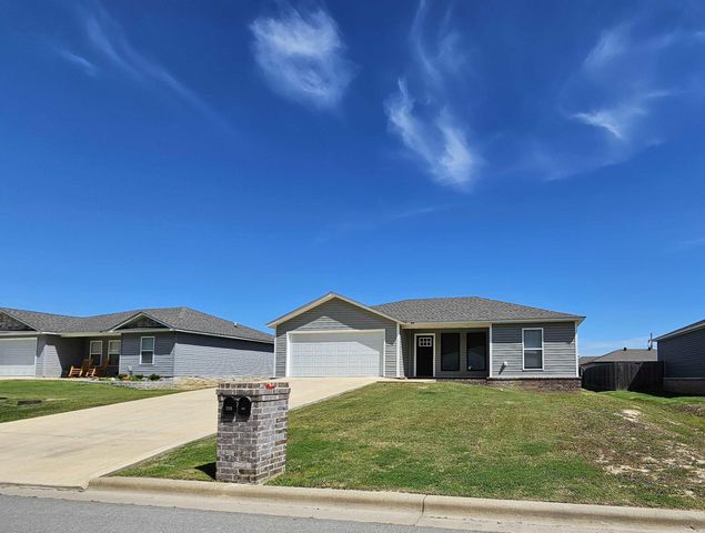 209 Formon Drive, Paragould, AR 72450